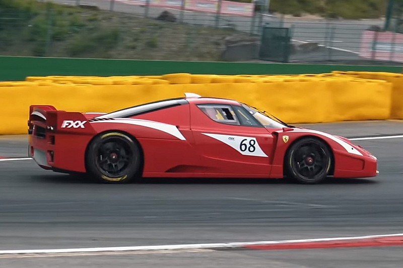 Ferrari FXX: як звучить машина на трасі?
