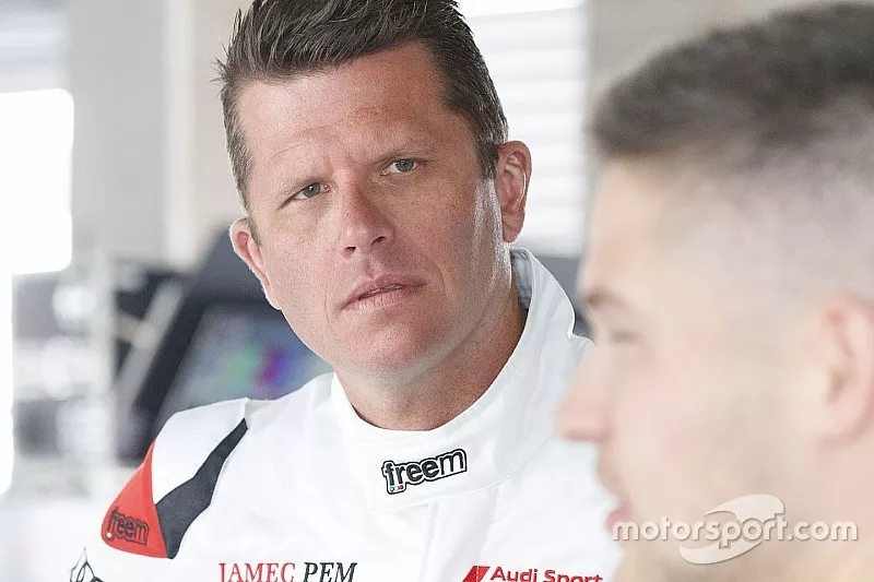 #22 Audi Sport Customer Racing Audi R8 LMS: Garth Tander