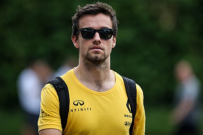 Palmer diz que soube da mudança de Sainz pela internet
