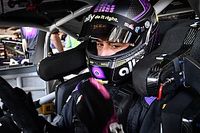 Johnson lidera primera pr&aacute;ctica en Charlotte y Su&aacute;rez 8&deg;