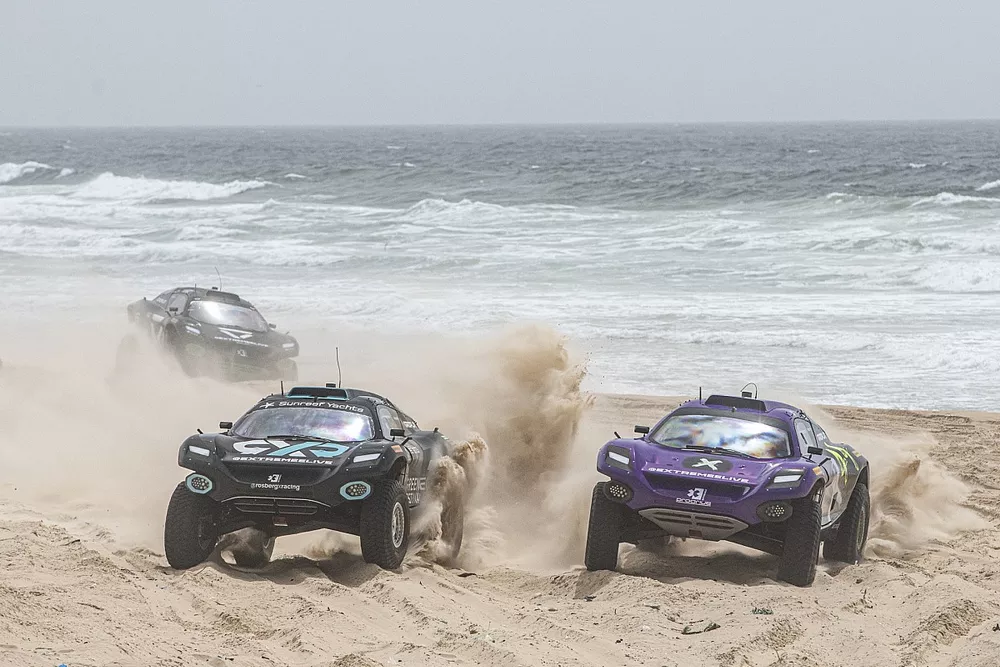 Molly Taylor, Johan Kristoffersson, Rosberg X Racing, y Cristina Gutierrez, Sebastien Loeb, X44 se tocan en Senegal
