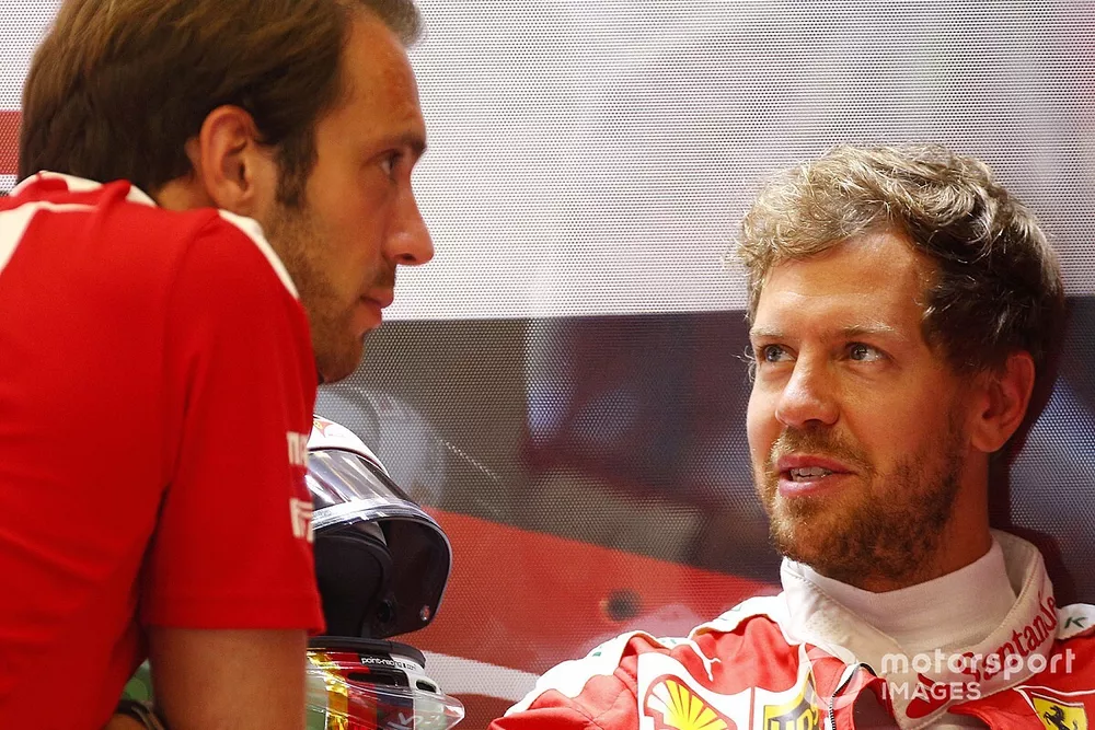 Jean-Eric Vergne, piloto de desarrollo de Ferrari, y Sebastian Vettel, Ferrari