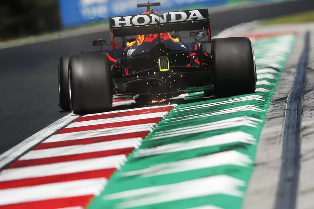 Max Verstappen, Red Bull Racing RB16B