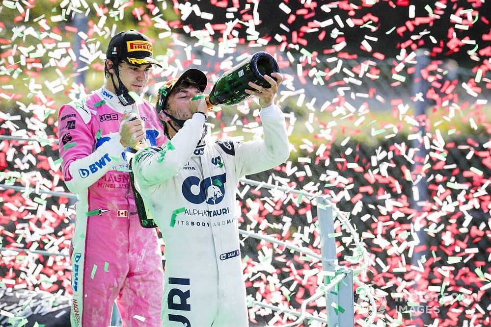 Race Winner Pierre Gasly, AlphaTauri celebrates on the podium with the champagne