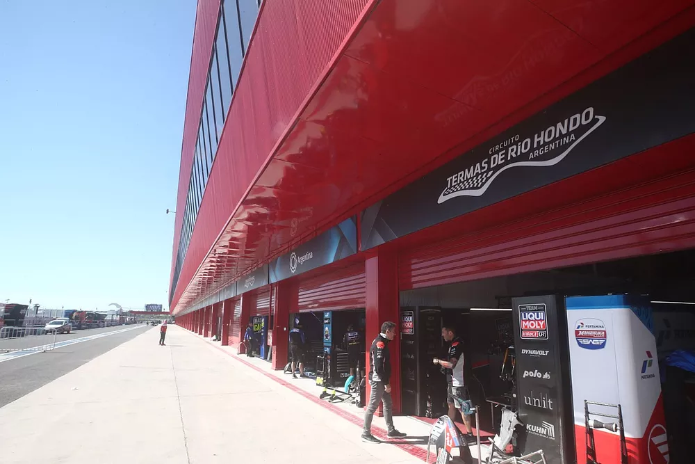 Ambiente en el pit lane