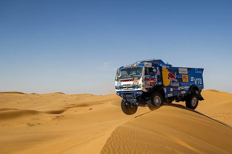 #511 Team KAMAZ Master: Andrey Karginov, Andrey Mokeev, Igor Leonov
