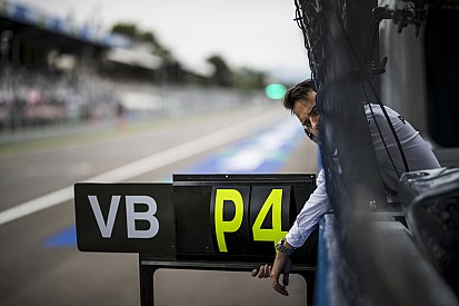 Bottas elveszett a beállítások tengerében, a Mercedes elismeri a vereséget