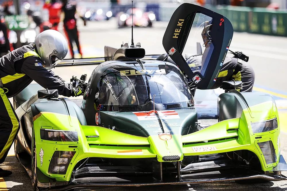 #4 Floyd Vanwall Racing Team Vanwall Vandervell 680 of Tom Dillmann, Esteban Guerrieri, Tristan Vautier