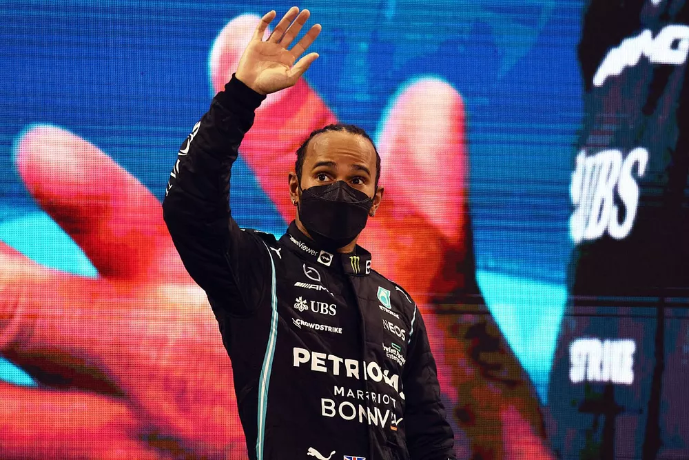 Lewis Hamilton, Mercedes, 2&ordf; posici&oacute;n, abandona el podio