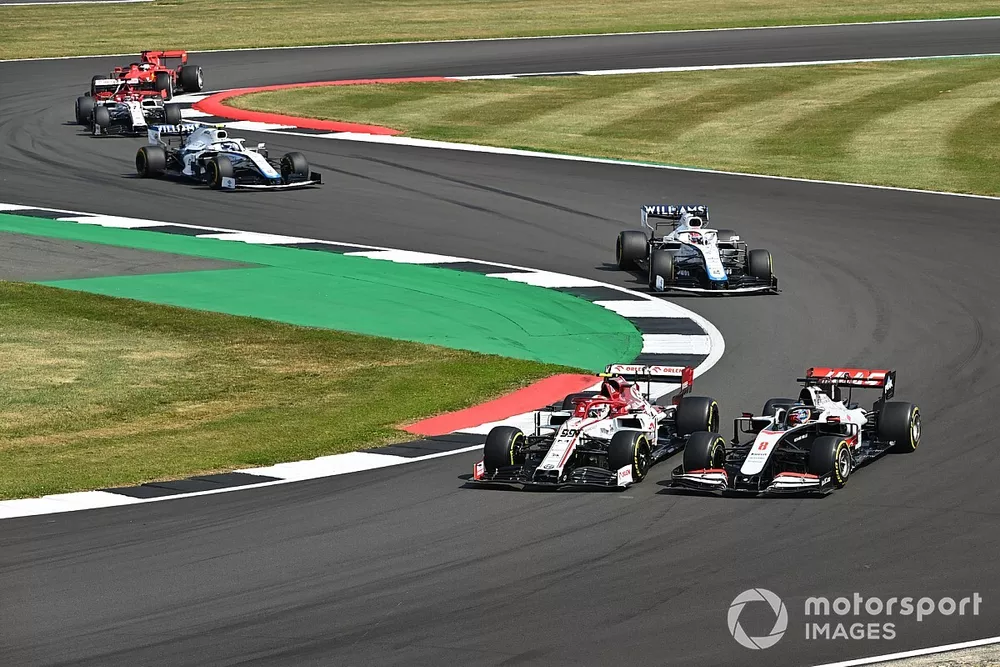 Romain Grosjean, Haas VF-20, Antonio Giovinazzi, Alfa Romeo Racing C39, ahead of George Russell, Williams FW43, Nicholas Latifi, Williams FW43, Kimi Raikkonen, Alfa Romeo Racing C39, Sebastian Vettel, Ferrari SF1000