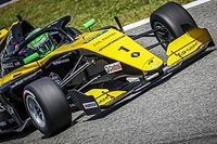 Caio Collet sobe ao p&oacute;dio na primeira corrida da F-Renault Eurocup 2020 em Monza