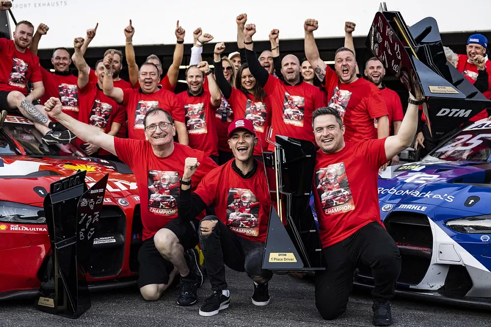 Champion Sheldon van der Linde, Schubert Motorsport with the team