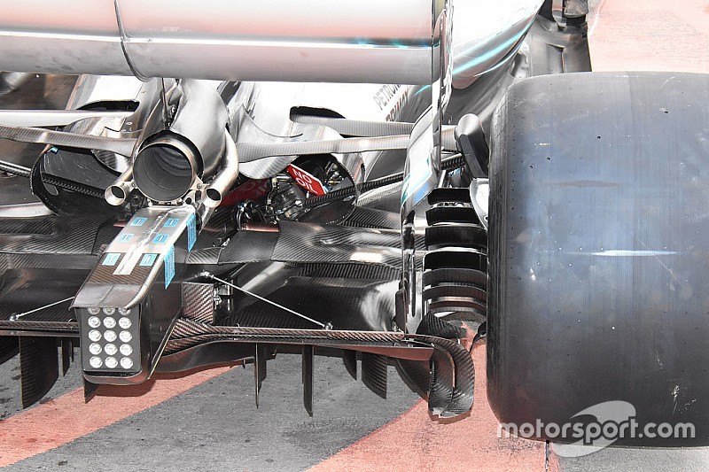 Hamilton sarà penalizzato di 5 posizioni in griglia: sostituisce il cambio