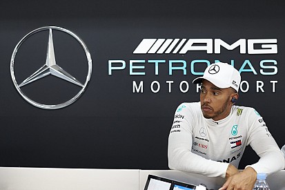 Hamilton renovó con Mercedes por dos años más
