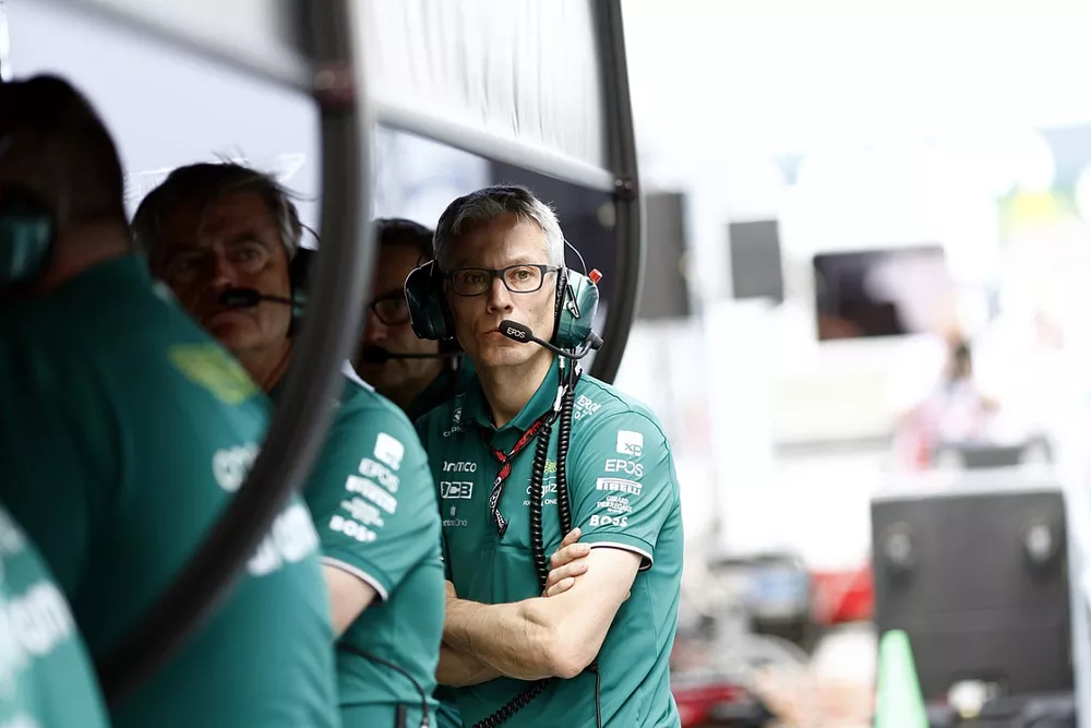 Mike Krack, Team Principal, Aston Martin F1 Team, on the pit wall