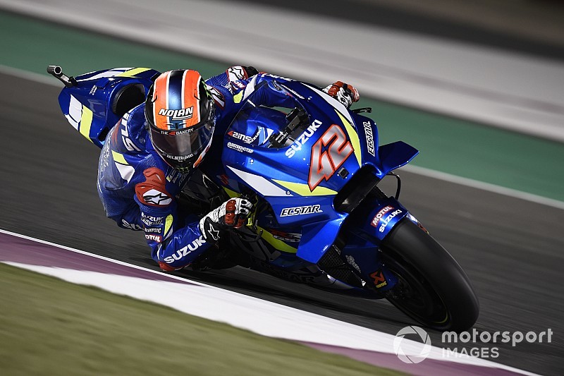 Rins: “Dovizioso jugó conmigo”