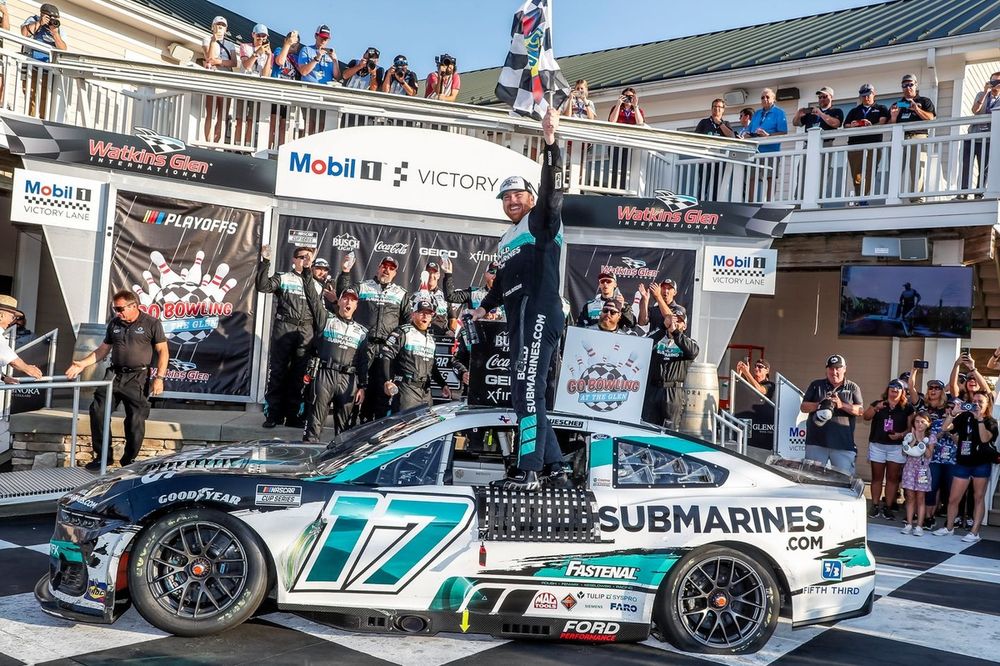 Chris Buescher, RFK Racing, BuildSubmarines.com Ford Mustang