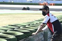Crutchlow se rompe el tobillo en un resbal&oacute;n tras hacerse la prueba PCR