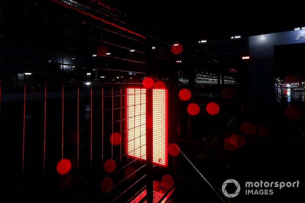 Red light at the 24h of N&uuml;rburgring