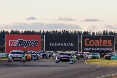 Supercars Symmons Plains: Payne heads Feeney in close thriller at Tasmania