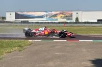 Zhou debuta con el coche mula de Ferrari en Fiorano en el test de Pirelli