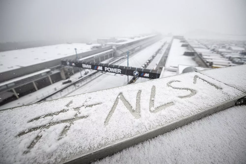 Snow at Ring