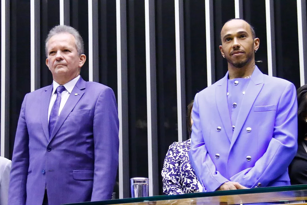 Andr&eacute; Figueiredo (deputado) e Lewis Hamilton