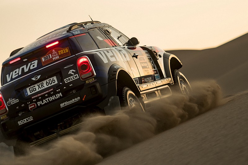 La Dakar mette un freno ai