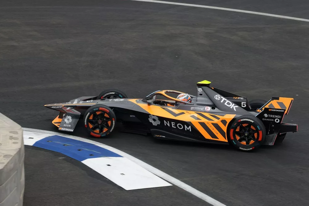 Taylor Barnard, NEOM McLaren Formula E Team
