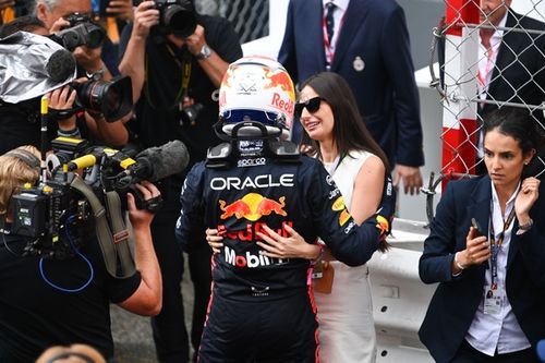 Em meio a temporada difícil na F1, Verstappen destaca foco na família: "Isso é o mais importante"