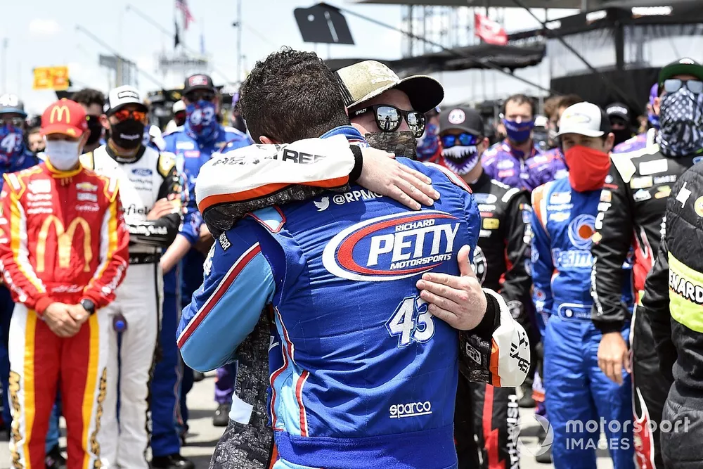 Tyler Reddick, Richard Childress Racing, Chevrolet Realtree and Darrell Wallace Jr., Richard Petty Motorsports, Chevrolet Camaro Victory Junction