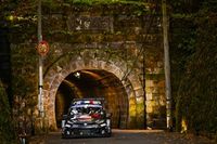 WRC Rally Japón 2025: Ogier responde al ataque de Evans para ampliar el liderato 