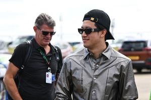 周冠宇加入凯迪拉克担任2026赛季替补车手