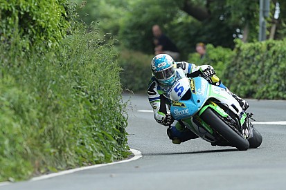 Testközelből az Isle of Man TT-n - hasítanak a Supersportok (videó)