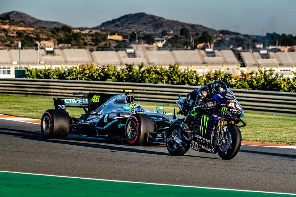 Lewis Hamilton, Yamaha MotoGP YZR-M1, Valentino Rossi, Mercedes-AMG F1 W08 