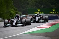 Mercedes vola ma Hamilton smorza l'entusiasmo delle libere