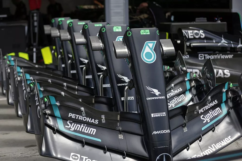 Alerones delanteros del Mercedes W14