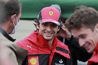 F1: Sainz riu de "fofocas" sobre atritos para fechar renovação com Ferrari
