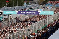 Australia recupera la invasi&oacute;n de pista so&ntilde;ando con victoria de Piastri