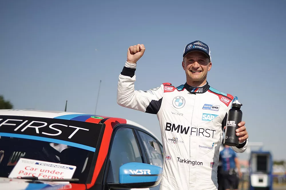 Colin Turkington, Team BMW BMW 330e M Sport