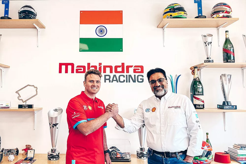 Oliver Rowland, Dilbagh Gill, directeur général et Team Principal de Mahindra Racing