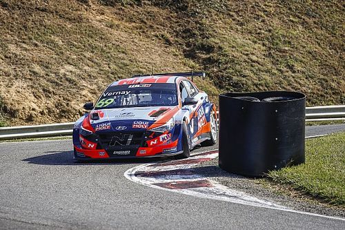 Vernay se acerca en el campeonato y Urrutia hace podio en Francia