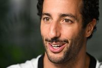 Ricciardo sofre acidente de moto e é levado ao hospital na Austrália