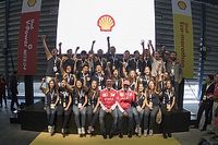 Kimi se reuni&oacute; con alumnos de la UNAM