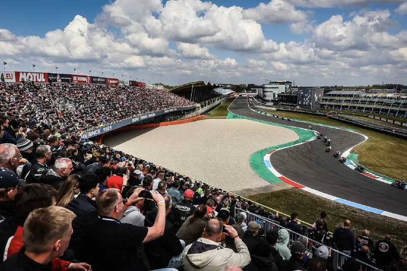 WSBK Assen: Einstellige Temperaturen, Wind und Regen ein Sicherheitsproblem?