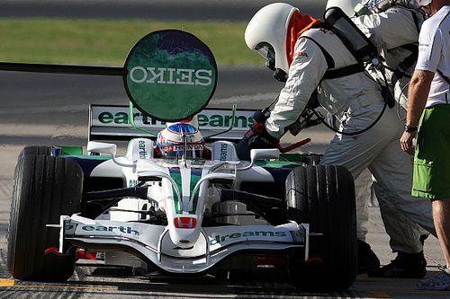 Por que o reabastecimento foi proibido na F1? Entenda a história e relembre acidentes impressionantes
