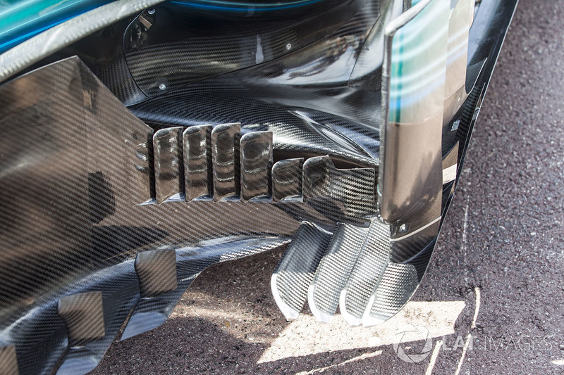Детали дефлектора Mercedes F1 W08
