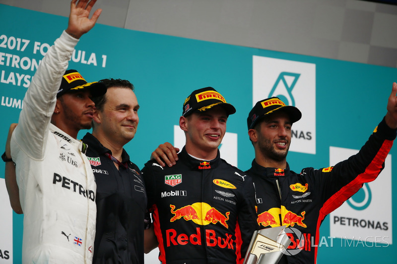 15º Podio del GP de Malasia 2017 - 2º Lewis Hamilton, Mercedes; 1º Max Verstappen, Red Bull Racing; 3º Daniel Ricciardo, Red Bull Racing