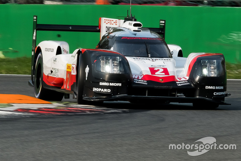 #2 Porsche Team Porsche 919 Hybrid: Timo Bernhard, Earl Bamber, Brendon Hartley