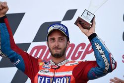 Podio: ganador de la carrera Andrea Dovizioso, Ducati Team